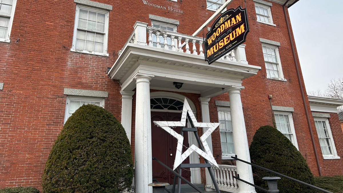 Woodman Museum, Dover neighbors seek solution